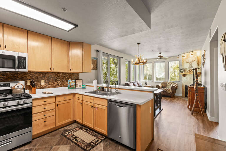 Crestview D208 by Moose Management