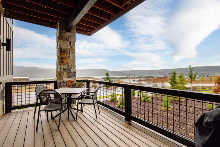 Mayflower Lakeside 103-21 by Moose Management