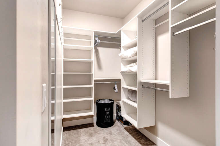 Mayflower Lakeside 103-21 by Moose Management