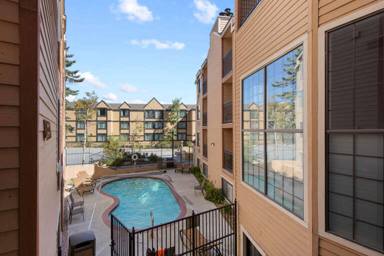 Carriage House #218_05