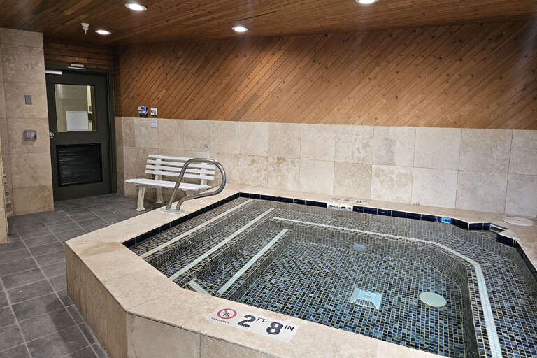 Carriage House Park City: Indoor Hot Tub
