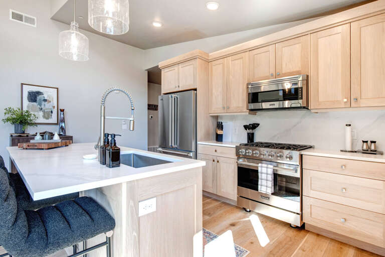 Mayflower Lakeside 1156-303