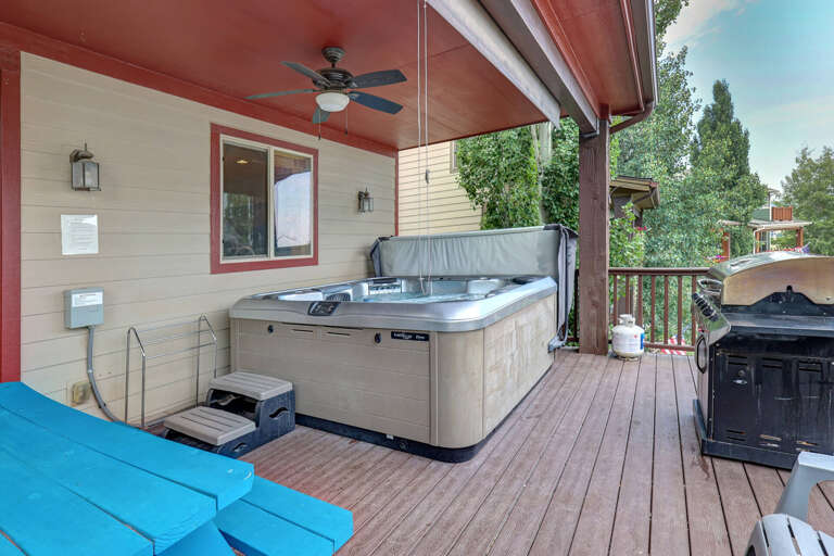 Step onto your private deck and soak under the stars in your hot tub, with mountain breezes and total relaxation waiting just outside your door.