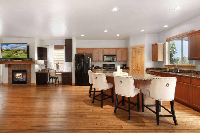 Bear Hollow Village 5661 by Moose Management