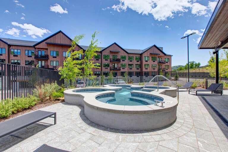Pioche Village at Deer Valley East: Large Hot Tub