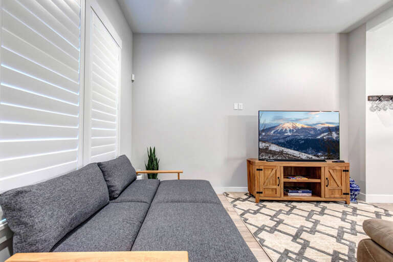 Wasatch Springs 1107: Living room with full futon.