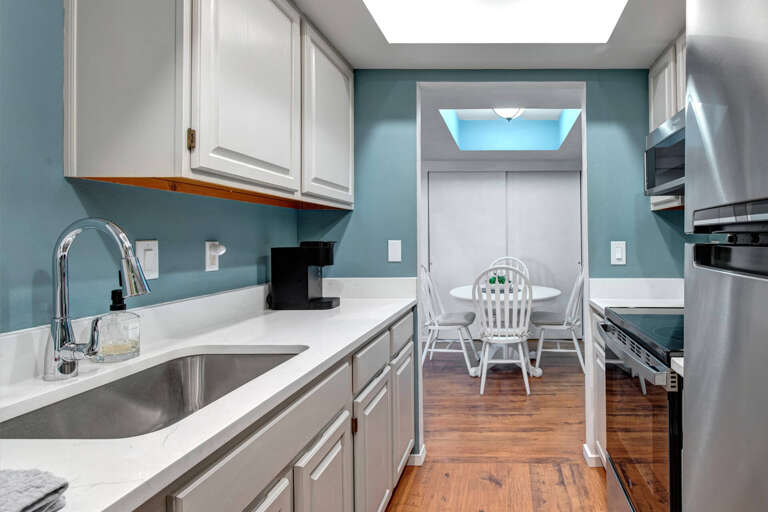 Powderwood Pines 13F: Fully equipped kitchen