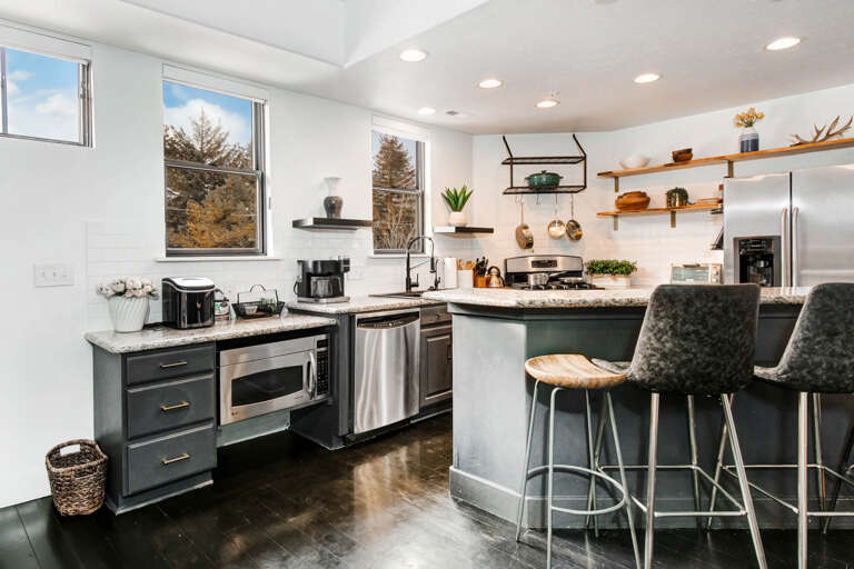 Moose Lodge 5: Fully equipped chef's kitchen Moose Lodge 5: Fully equipped chef's kitchen