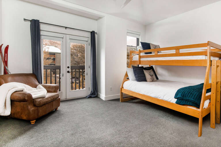 Moose Lodge 5: Twin-over-full bunk room Moose Lodge 5: Twin-over-full bunk room