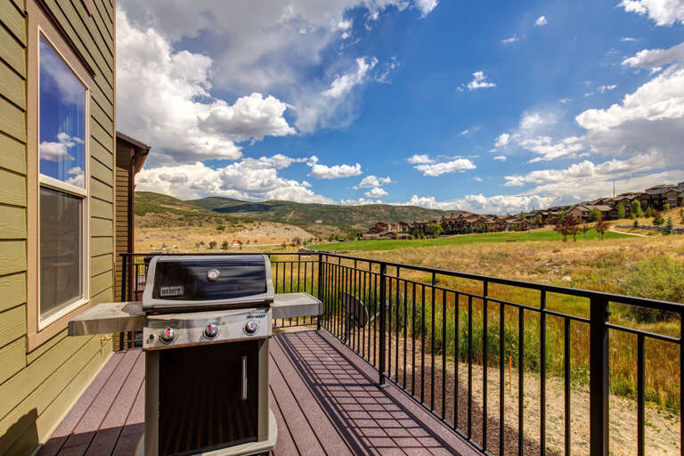 Retreat 13548: Summer Balcony and BBQ