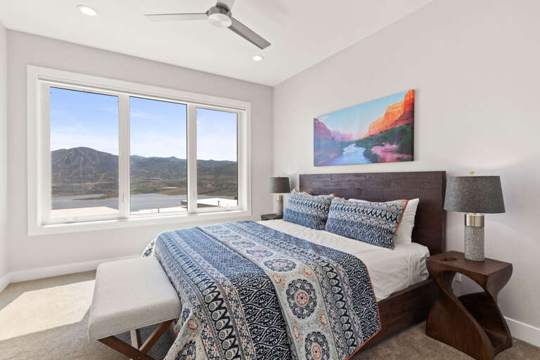 Klaim Retreats 11753