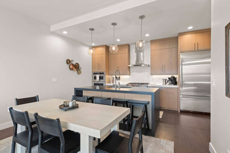 Klaim Retreats 11753