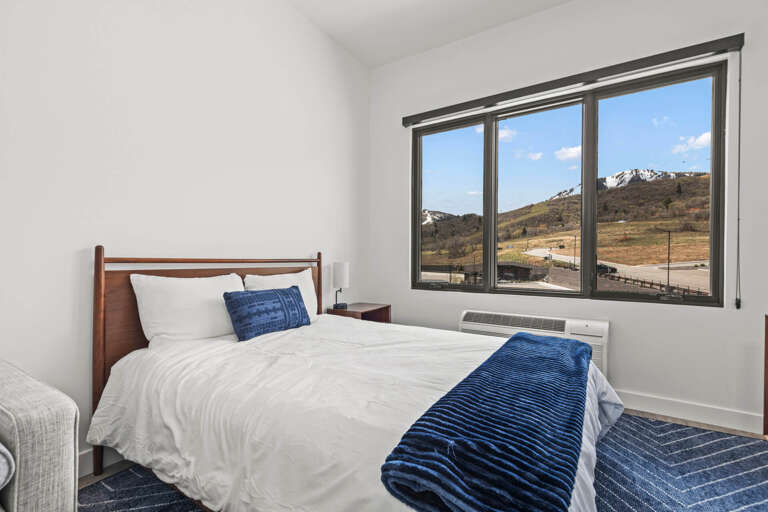 Pioche Village 2334- Studio Queen Bed with Window View Pioche Village 2334- Studio Queen Bed with Window View