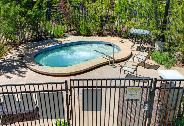 Vacation Rentals in Park City at Bear Hollow 3303: Building hot tub Vacation Rentals in Park City at Bear Hollow 3303: Building hot tub