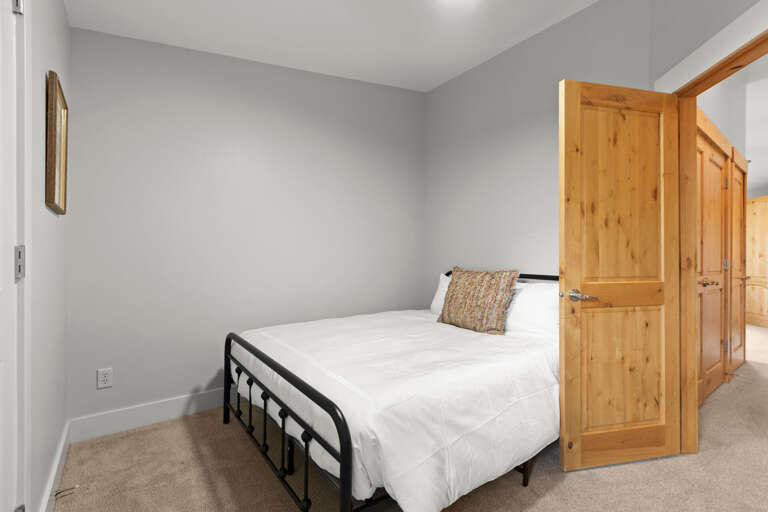 Bear Hollow Village 5545