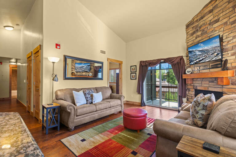 Bear Hollow Lodges 1302: Living Room