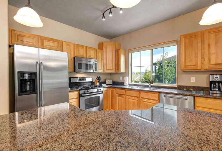 Bear Hollow Lodge 3301: Fully equipped kitchen