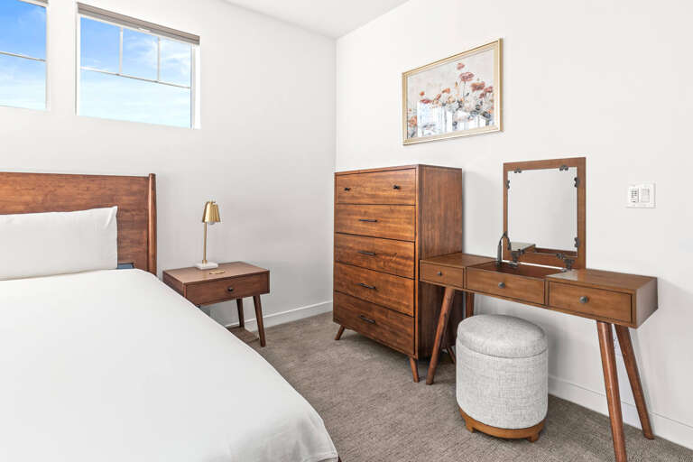 Jordanelle Ridge 499: Desk/vanity with lift up mirror