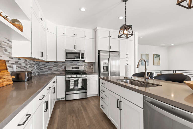 Jordanelle Ridge 499: Fully equipped kitchen with top of the line appliances. Including a gas stove and oven.