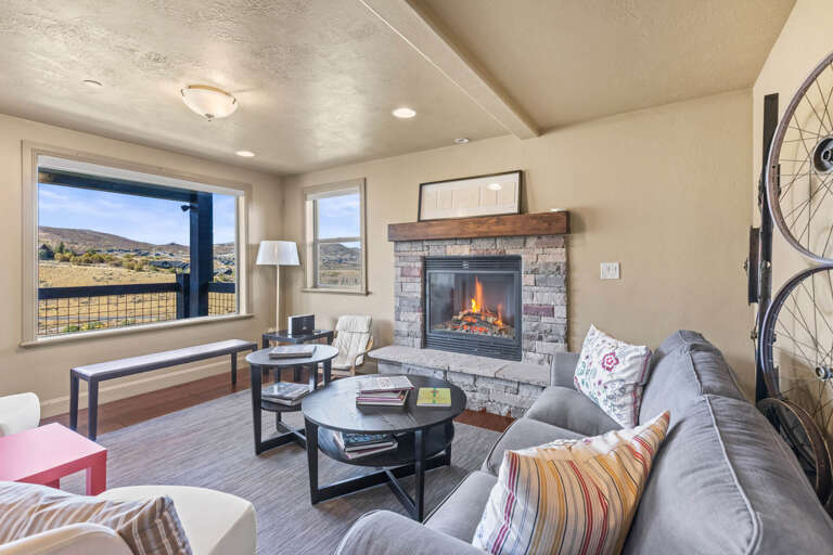 Hailstone Heights 1446: Main level living room with gas fireplace. Hailstone Heights 1446: Main level living room with gas fireplace.