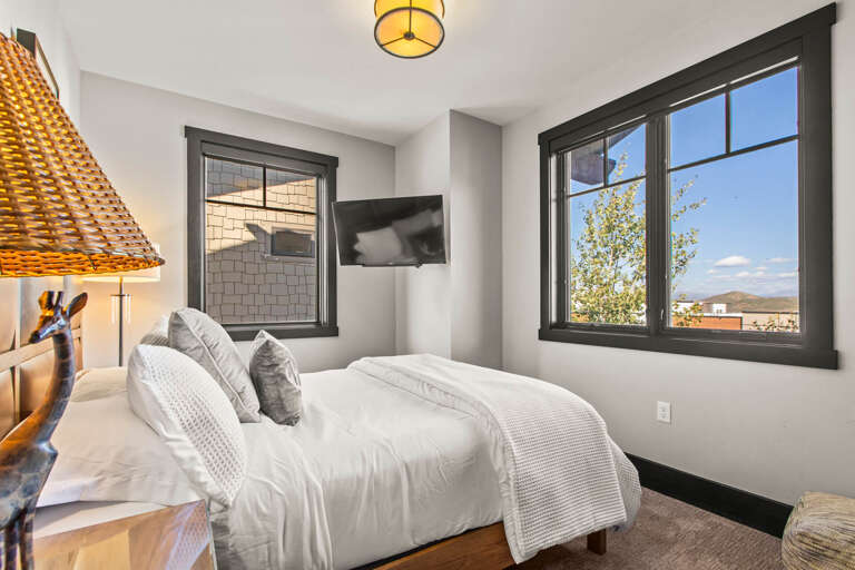 Blackstone Residence 3676