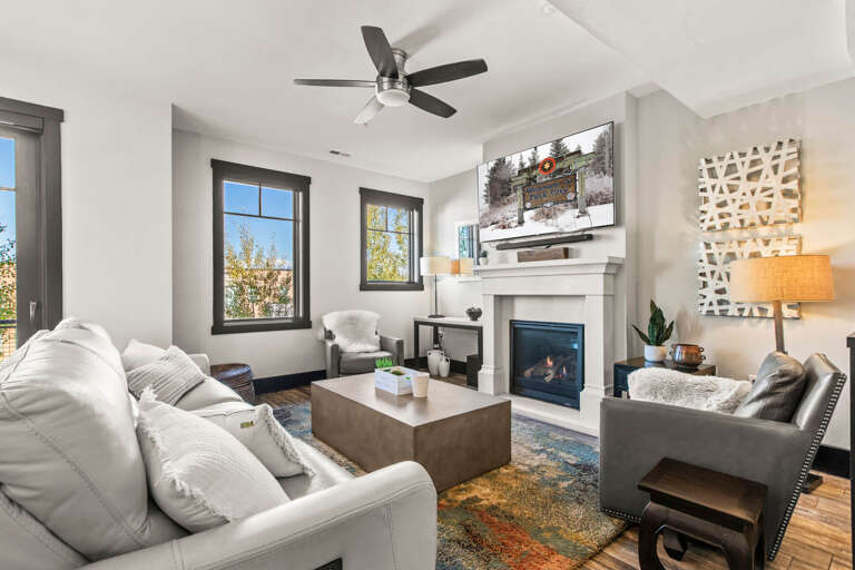 Blackstone Residence 3676