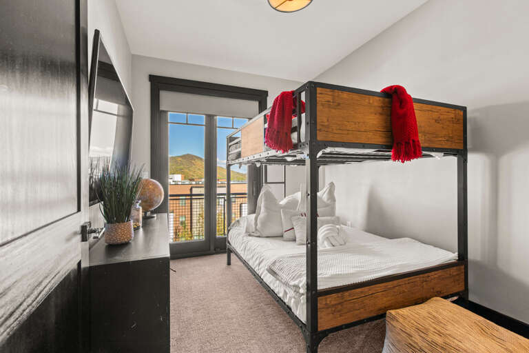 Blackstone Residence 3676