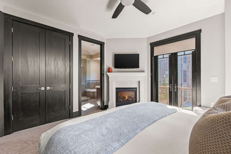 Blackstone Residence 3676