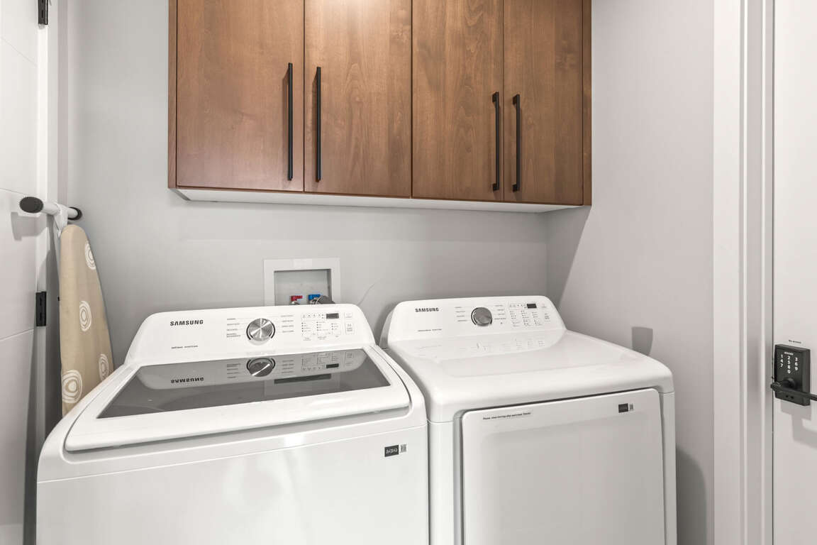 Klaim Retreats 822: In-Home Laundry Room Klaim Retreats 822: In-Home Laundry Room