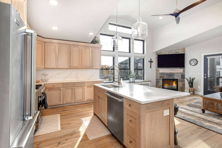 Mayflower Lakeside 1114-303: