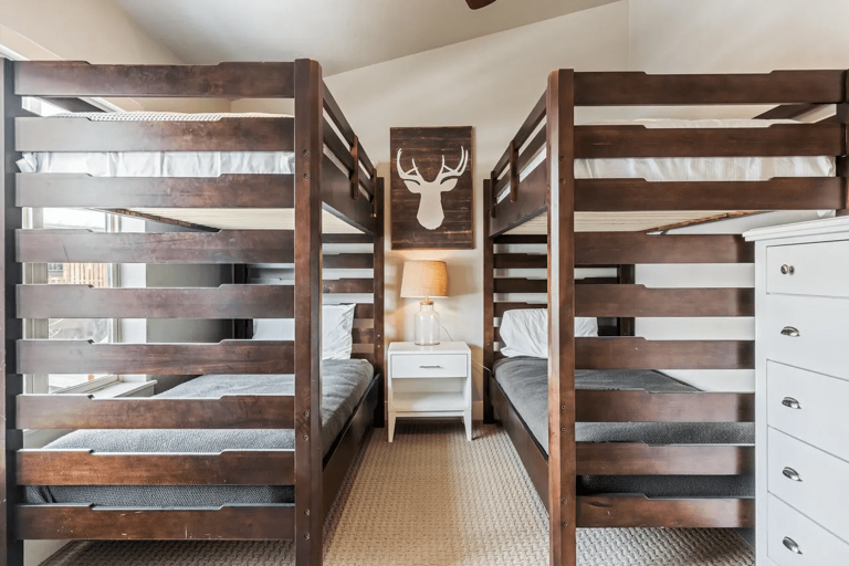 Bear Hollow Village 5598: