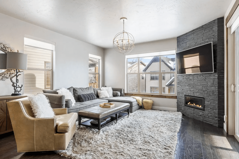 Bear Hollow Village 5598: