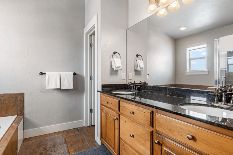 Bear Hollow Village 5598: