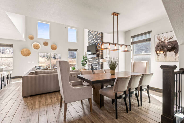 Retreat at Jordanelle 13536 Dining Table Seats 8