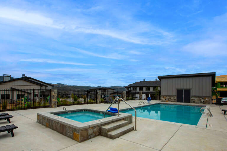 Mayflower Common Pool (summer) and Hot Tub (year-round)