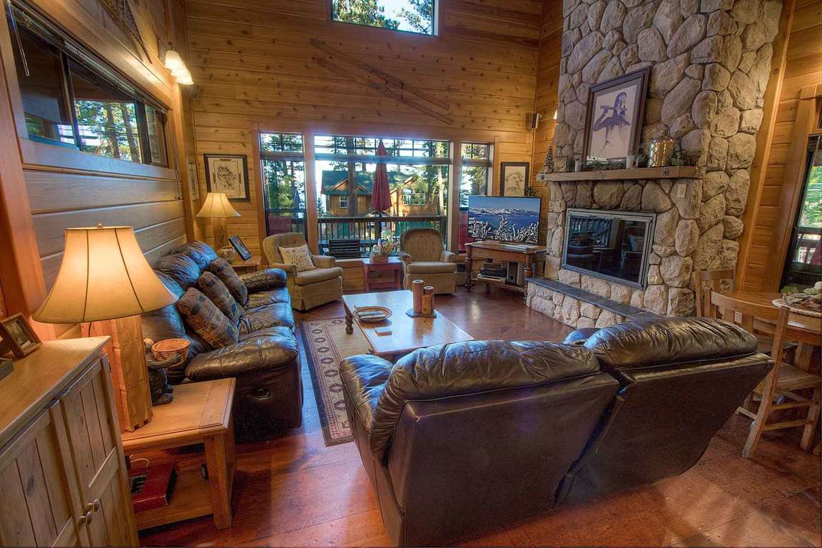 Smokey Joes 5 Bedroom Cabin in Zephyr Cove, NV for Up to 10 Guests