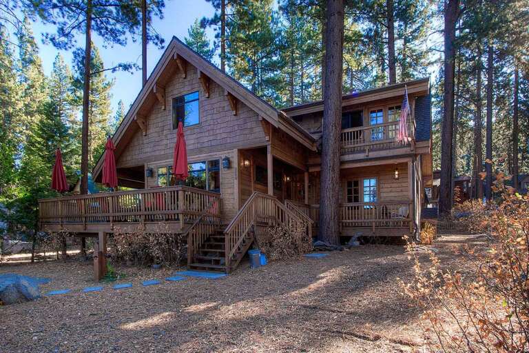Smokey Joes 5 Bedroom Cabin in Zephyr Cove, NV for Up to 10 Guests