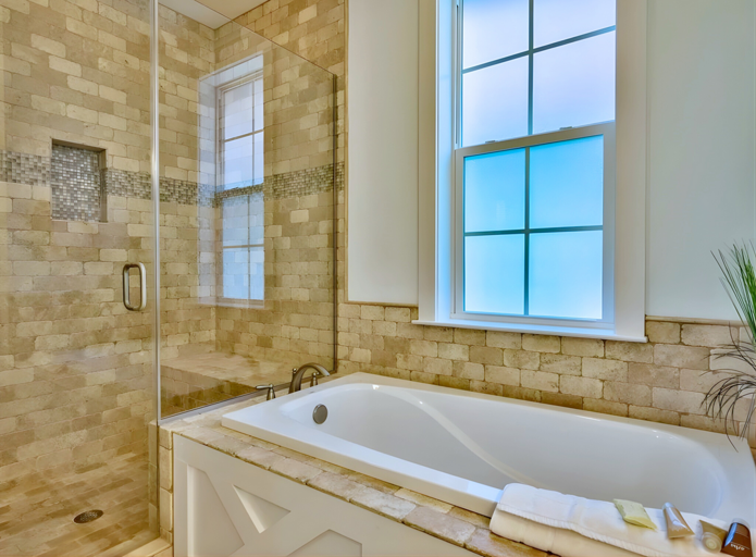 2nd Floor - en suite Bathroom