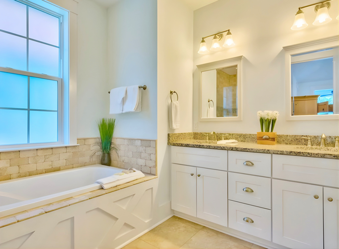 2nd Floor - en suite Bathroom