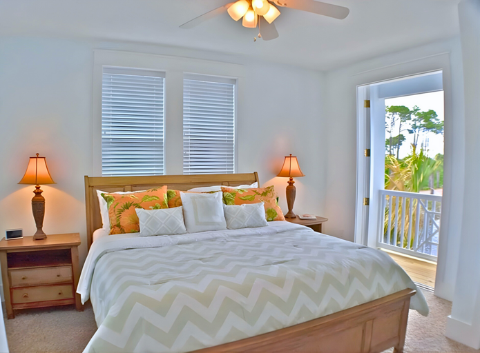 2nd Floor -  King bedroom with 46' Sony Flatscreen and Lake views!