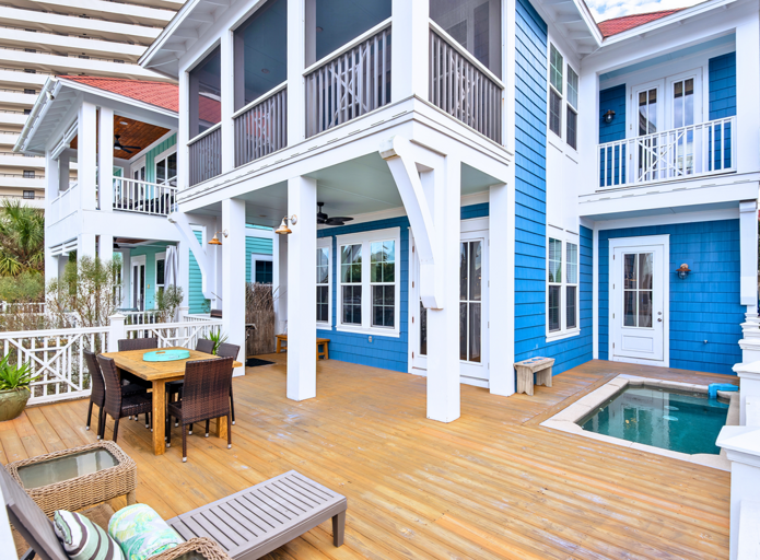 Enjoy the breeze & Feed the fish and turtles off the decks!