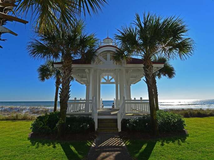 Beach Walkover to over 500' of private beach. You won't be stuck behind a crowd!