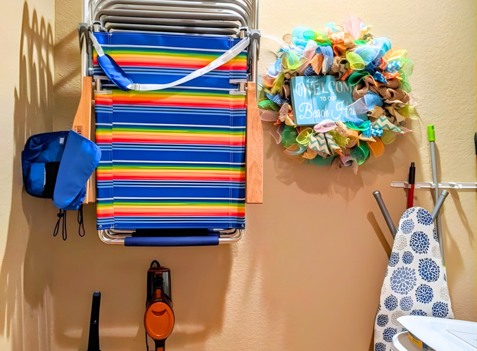 1st Floor - 🏖️ Beach Essentials: Chairs, an umbrella, and a wagon for easy beach days
