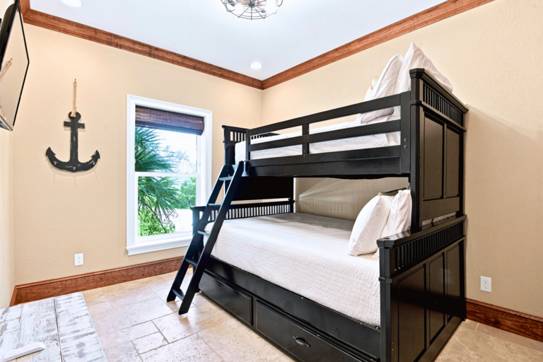 2nd Floor - 🛏️ Bunk Room: Twin-over-full bunk with trundle (sleeps 4)