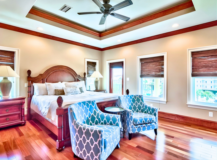 3rd Floor - 🛏️ King Suite: En-suite bathroom (sleeps 2) w/ Balcony