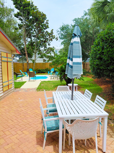 Relaxing Outdoor Setting for Gatherings