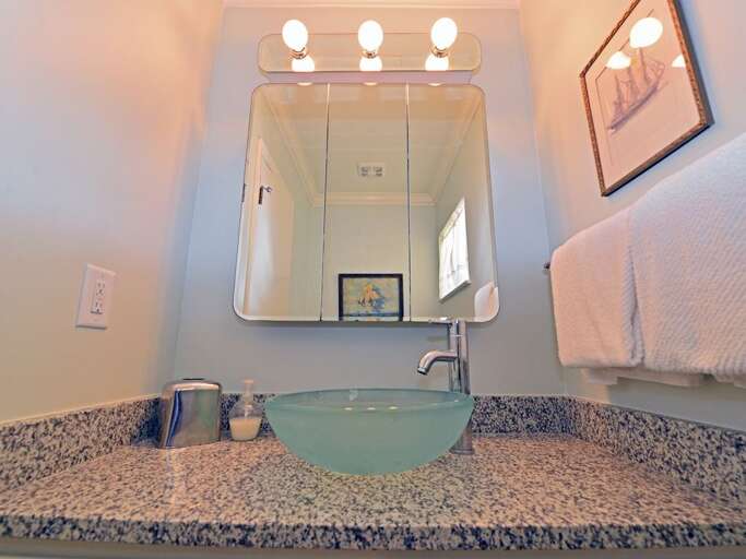 Separated Vanity in Bathroom #2