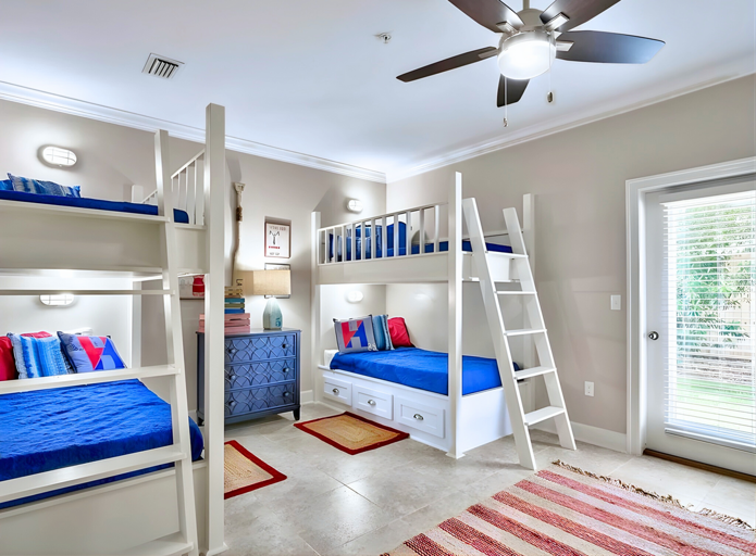 1st Floor - 🛏️ Bunk Room with en suite bath (sleeps 4)