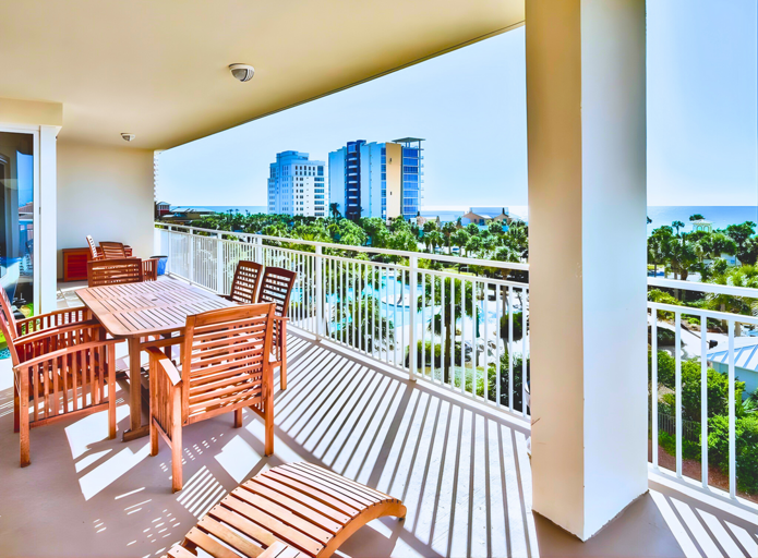 Balcony with stunning Gulf view