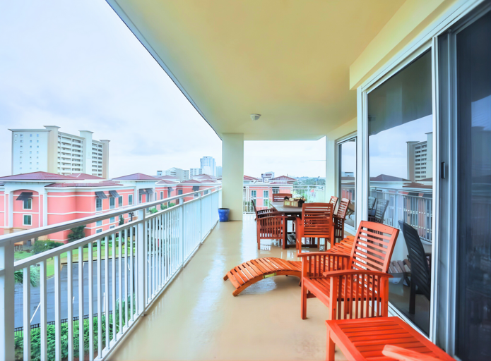Balcony with stunning Gulf view